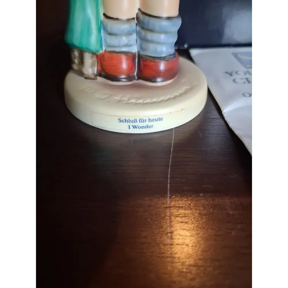 HUMMEL CLUB FIGURINE 